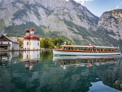 Die Wallfahrtskirche St. Bartholomä am Königssee